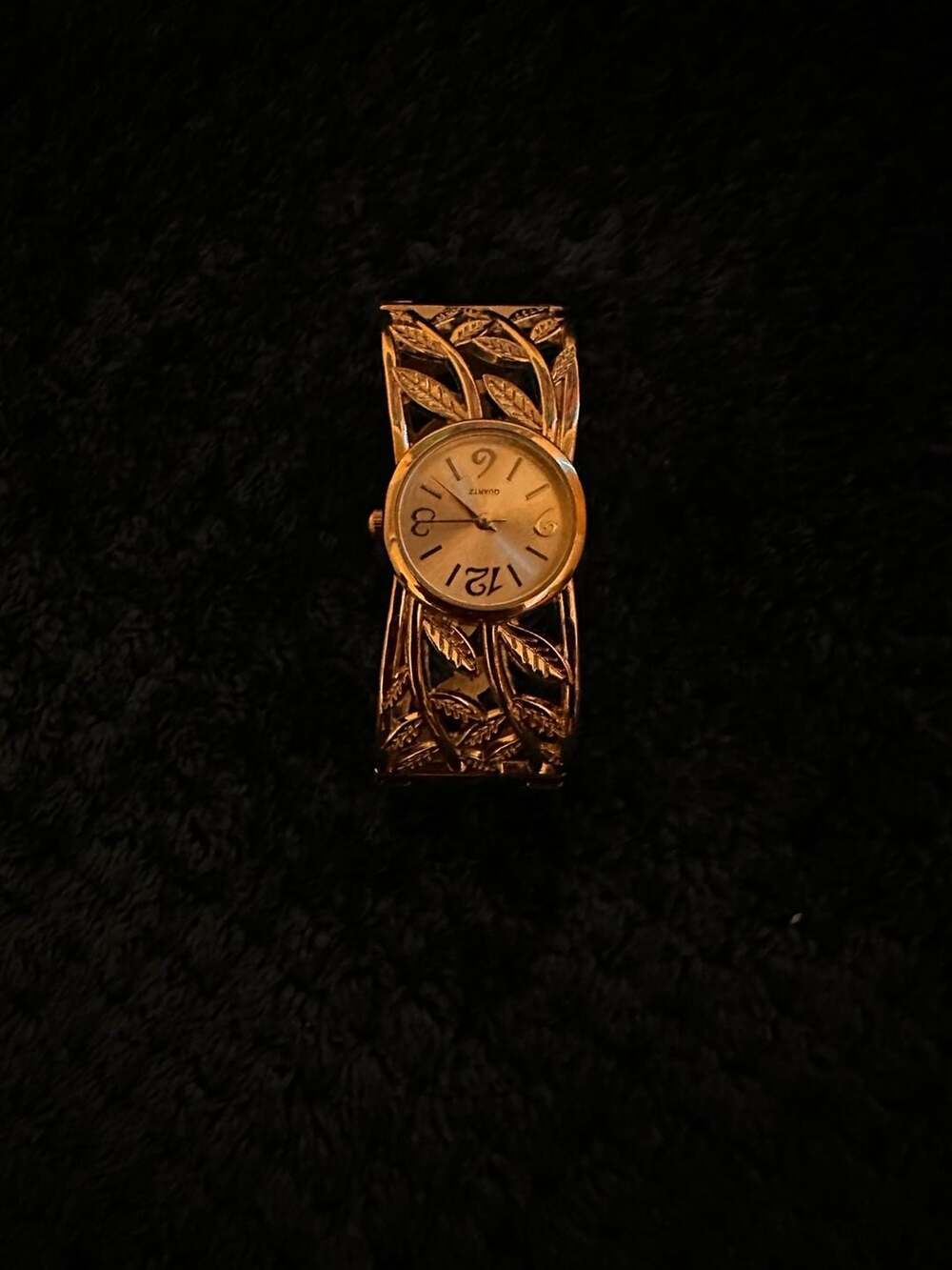 Vintage Gold Tone Leaf Filigree Cuff Bangle Quartz Watch